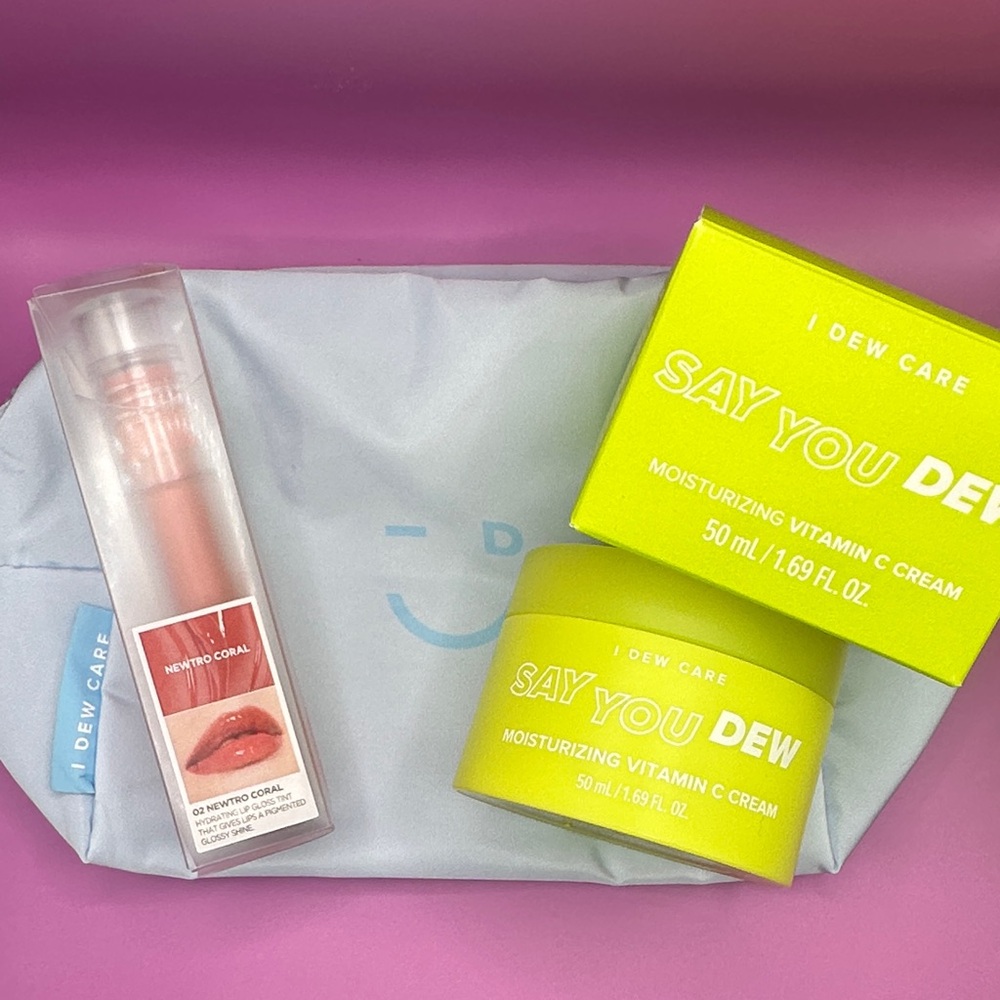 Say You Dew Moisturizing Vitamin C Cream with blue bag